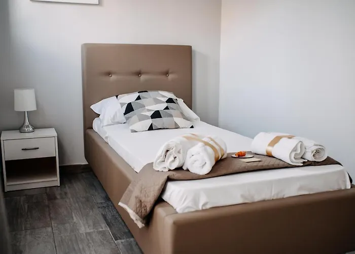 Stramondo Κατάνια